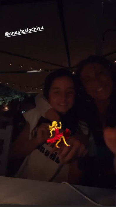Cât s-a schimbat Adelina Chivu după intervențiile estetice! A plecat fără soțul ei în vacanța din Mykonos și a pozat sexy și nemachiată