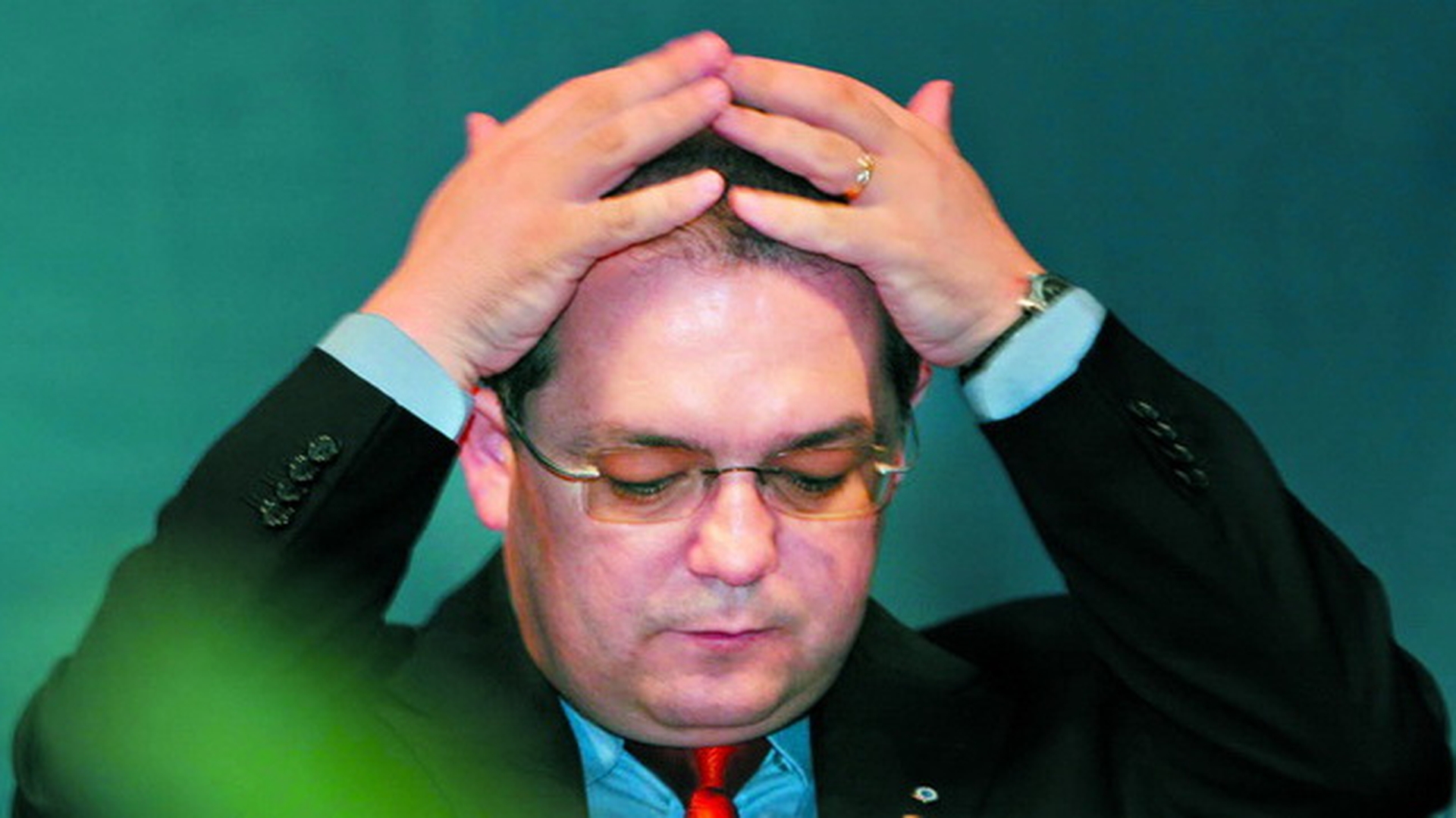 Spaga din dosarul Microsoft: “I-am dat 300.000 euro lui Emil Boc”