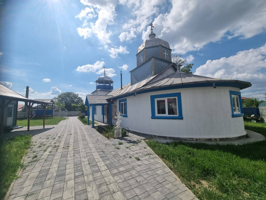 Singurul sat din România unde se circulă mai mult cu barca decât cu mașina. ”Mica Veneție” a țării noastre