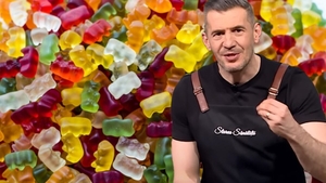 Mănânci jeleuri din comerț? Ireal din ce sunt făcute, de fapt, potrivit lui Dragoș Pătraru