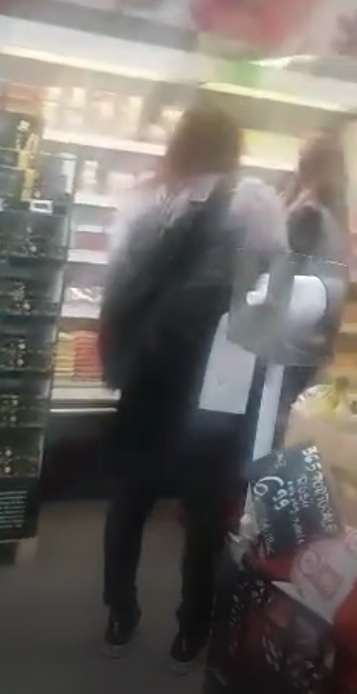 Actriţa a mers într-un supermarket.