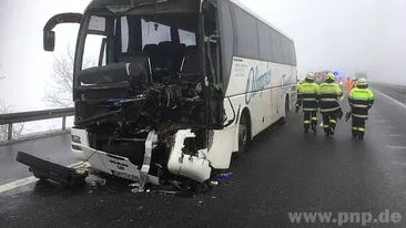Un autocar românesc, implicat într-un accident grav în Germania! Cel puţin nouă persoane au fost rănite