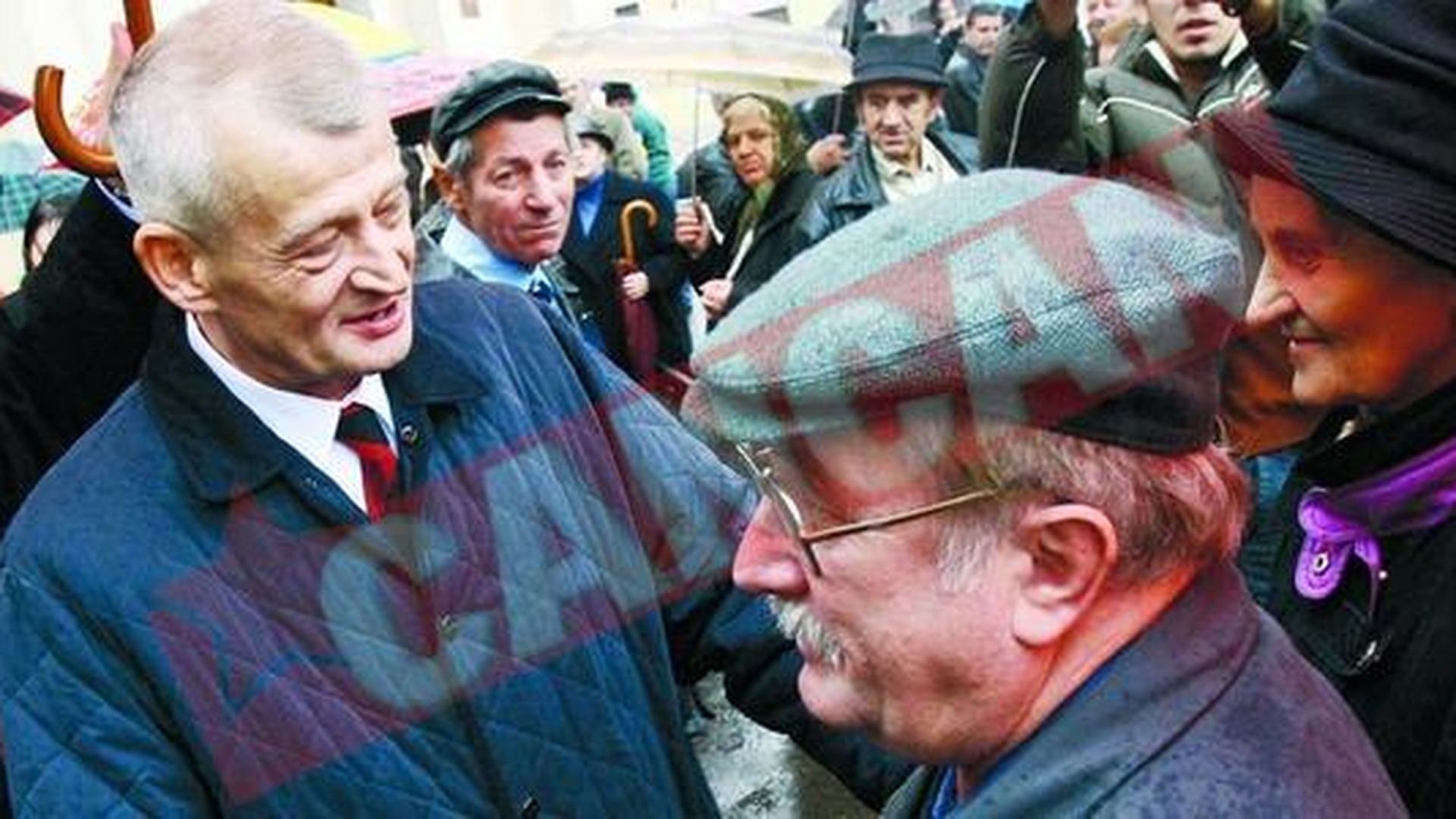 O sa angajam portari cu carnet de partid