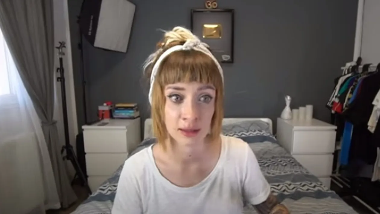 O vloggeriță celebră din România a fost agresată cu brutalitate de un agent imobiliar! A povestit în lacrimi cum s-a întâmplat totul