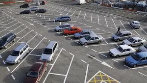 Parcare plătită doar cu un singur buton. Cum au reușit bucureștenii să parcheze mai ușor, cu aplicația amparcat.ro