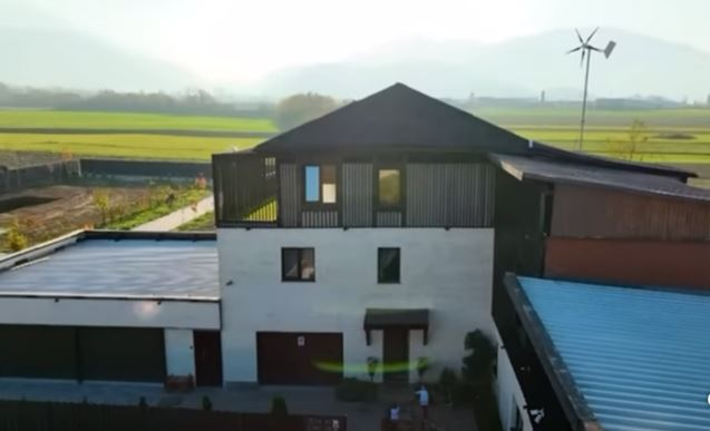 Cum arată palatul de 1 milion de euro al lui Călin Donca de la Survivor? Are 16 camere, piscină și cinematograf