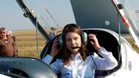 Plătesc mii de euro ca să înveţe să zboare! A pilotat primul avion la 15 ani, iar azi...