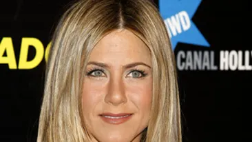 Jennifer Aniston debuteaza ca regizor!