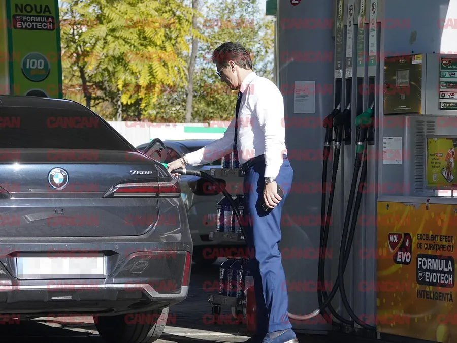 Gică Popescu s-a oprit la o benzinărie să-și alimenteze bolidul