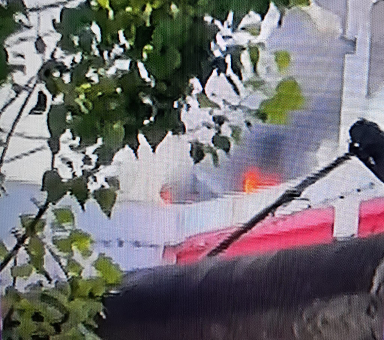 Arde Afi Cotroceni! Incendiu violent la mall, pompierii se luptă să stingă flăcările