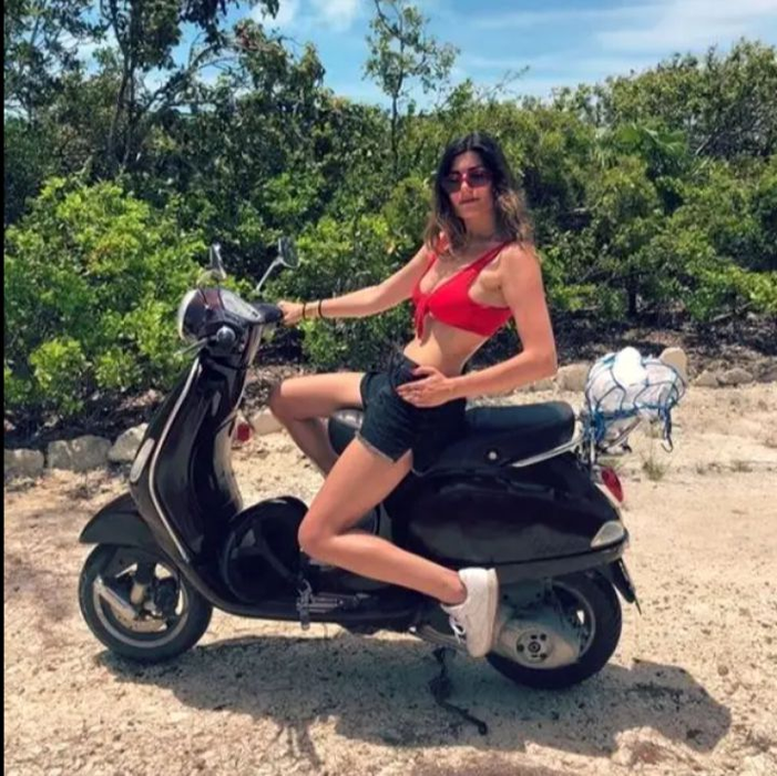 Fiica lui Mircea Geoană, apariție de senzație în Beverly Hills. A ales o rochie de seară care a întors toate privirile