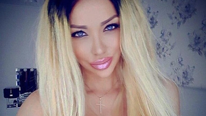 BIANCA DRĂGUŞANU mai are puţin şi naşte, dar le-a arătat tuturor decolteul generos: „Ca de fiecare dată...“
