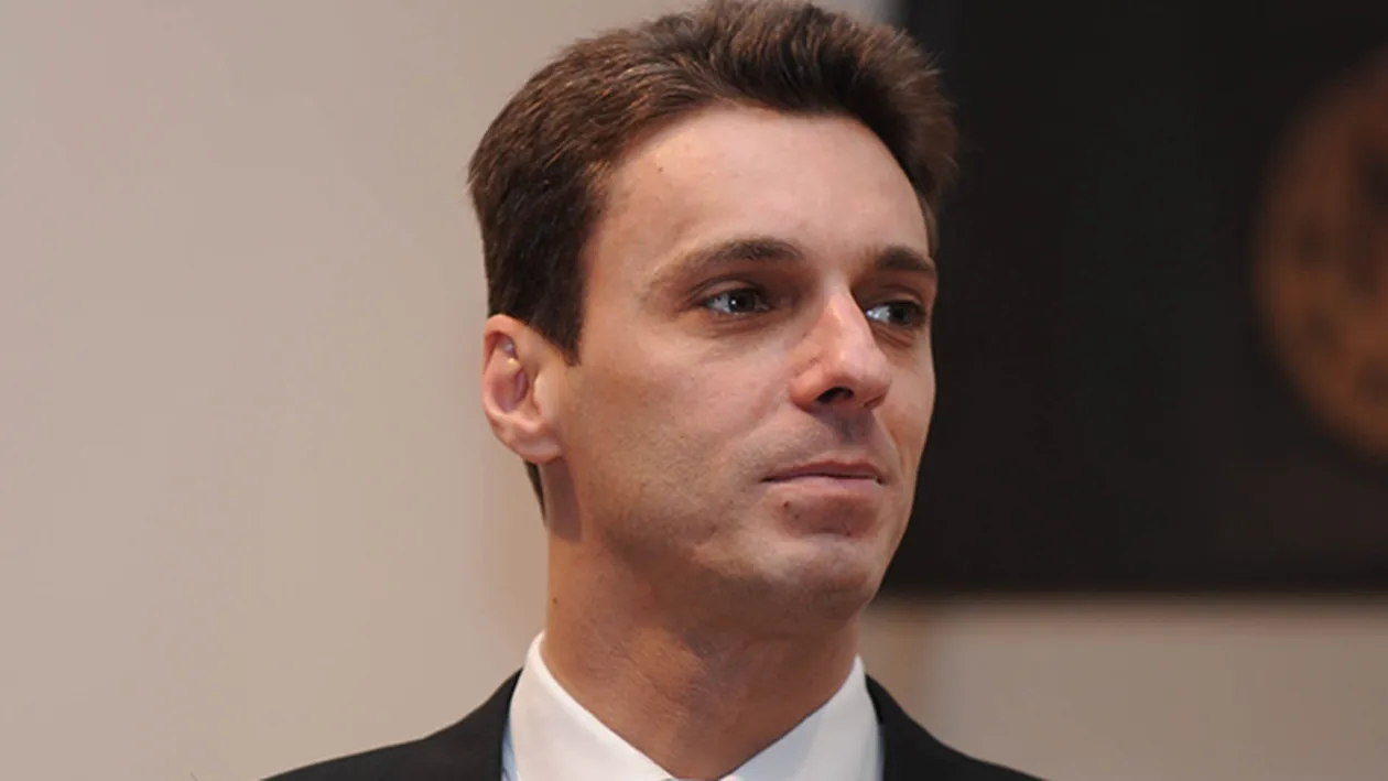 Prima reactie a lui Mircea Badea, dupa ce a fost facut K.O. in ring! M-am ars fizic