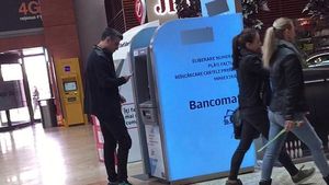 L-am filmat pe Cornel (Vunk) într-un moment delicat. A făcut ochii mari când l-a văzut… gol, goluţ!