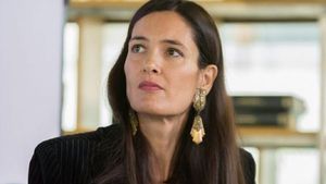 Clotilde Armand, gafă la TV! Candidata USR-PLUS a dat de înțeles că o susțin „instituțiile”