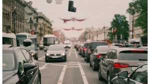 Să vezi și să nu crezi! Unde a putut să-și parcheze mașina un bucureștean: "Cum a ajuns acolo?!"