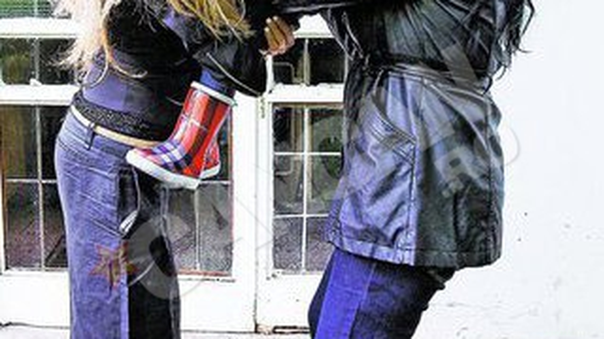 Rosse Marie Florescu si-a abandonat fetita pentru cateva saptamani! A predat-o "socrilor" prin intermediul bonei