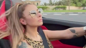 Anamaria Prodan petrece în ciuda problemelor cu soțul. Cât de sexy s-a afișat pe străzile din Dubai