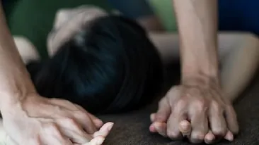 Un român a şocat Franţa. A violat şi a încercat să omoare o învăţătoare: “Totul era acoperit de sânge”. Autorităţile au amuţit când au aflat cine e atacatorul