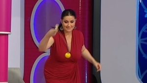 Gabriela Cristea a alunecat pe baloane şi a CĂZUT! Accidentul s-a petrecut în platou
