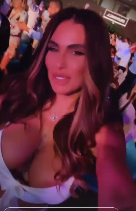 S-a lăsat cu priviri ucigașe? Bianca Iordache, prezentă în clubul în care Alex Bodi s-a distrat cu noua iubită, Justyna Gradek. Atingerile fierbinți nu au lipsit | VIDEO