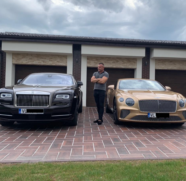 „Regele” super-mașinilor din România a încercat o combinație, dar i-a ieșit prost! Ferrari-ul SF90 Stradale, Rolls-Royce-ul Cullinan + un Lamborghini Revuelto l-au “înfundat”
