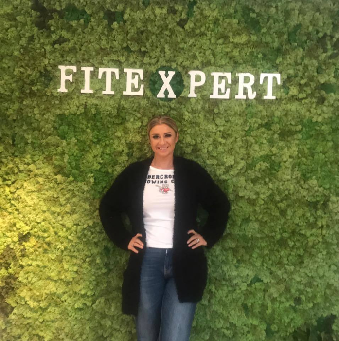 Anamaria Prodan face furori cu noul ei posterior, mai bombat ca niciodată! Cum arată vedeta, după ce şi-ar fi pus silicon în fese
