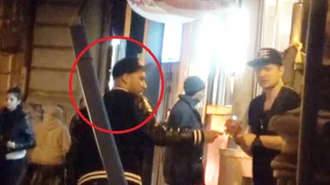 “Sosia” lui Alex Velea era cat pe ce sa sfarseasca in pumni dupa ce a ras de tatuajele cantaretului!