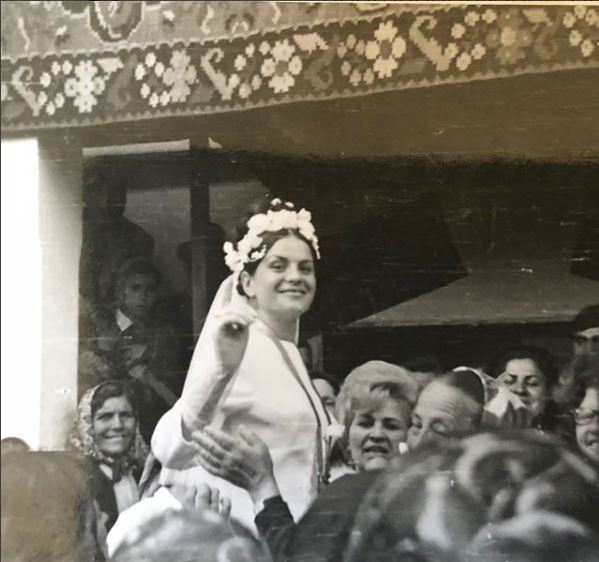 Imagini din tinerețea Ionelei Prodan, din ziua nunții, publicate de Anamaria, la trei zile după înmormântare