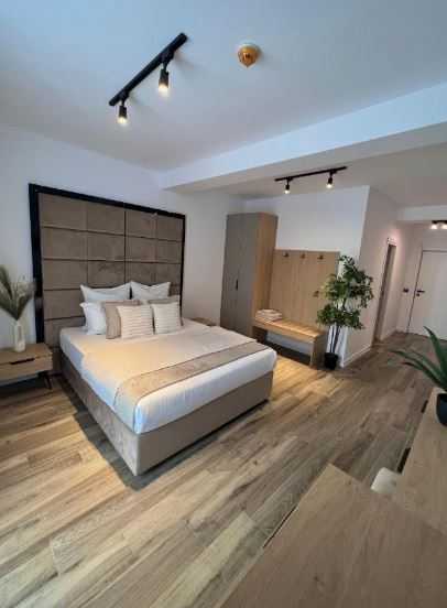 Cât costă o noapte de cazare în hotelul Andreei Bănică/ sursă foto: Booking