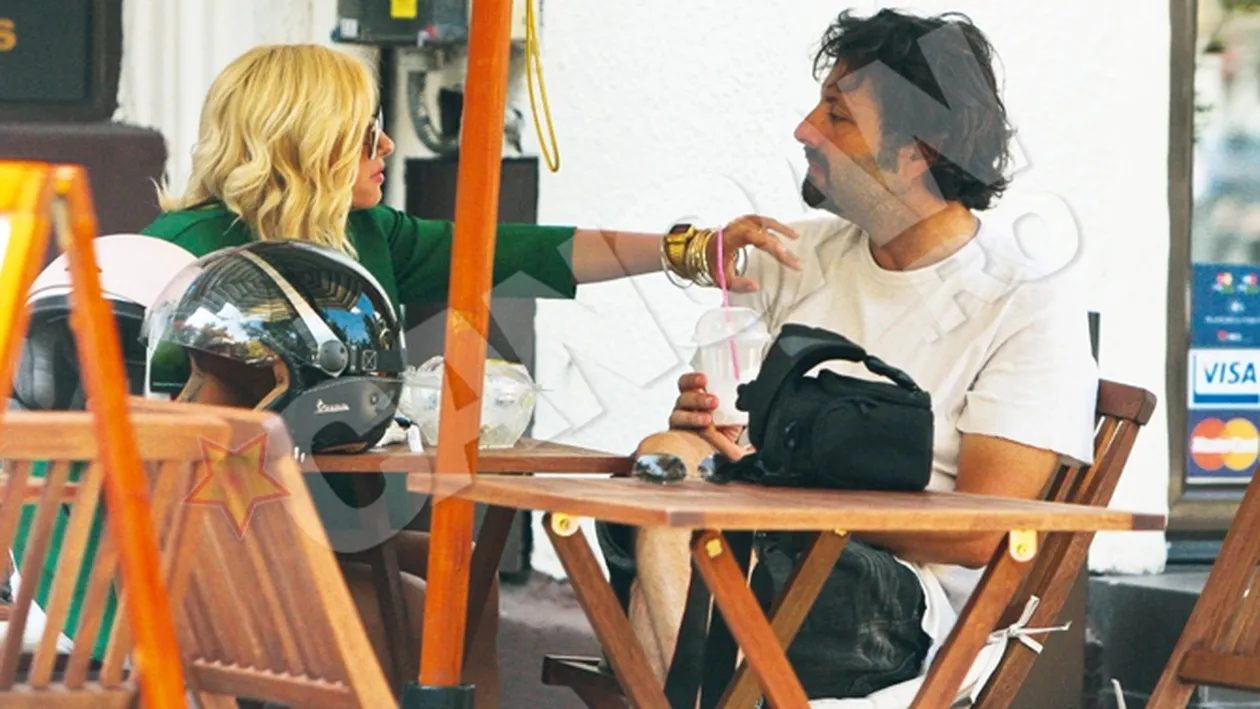 Dana Rogoz umbla cu doua ceasuri deodata