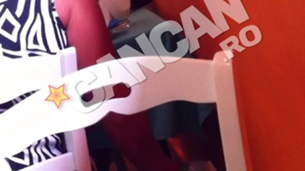 VIDEO de neam prost! Ce-a inteles doamna din imagine din all-inclusive! Si-a umplut punga de mancare sa duca si acasa