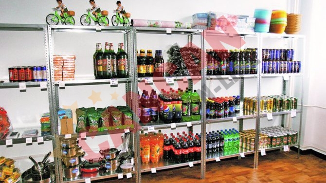 Pijamale, blugi si camasi confiscate, la pret de nimic