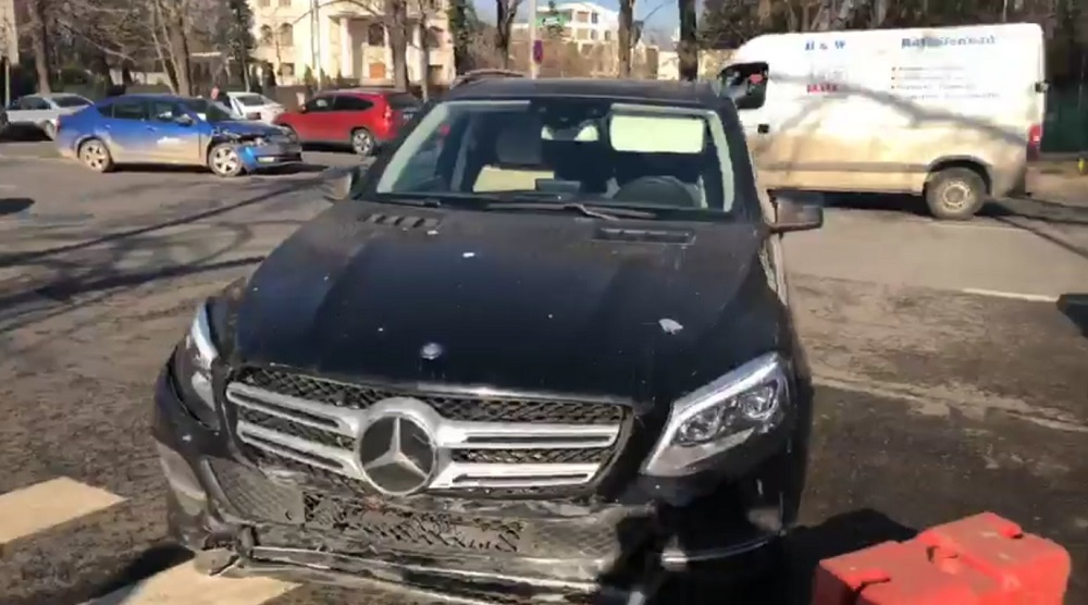 ULTIMA ORA! Dan Diaconescu, implicat intr-un accident rutier in Bucuresti! Imagini  LIVE