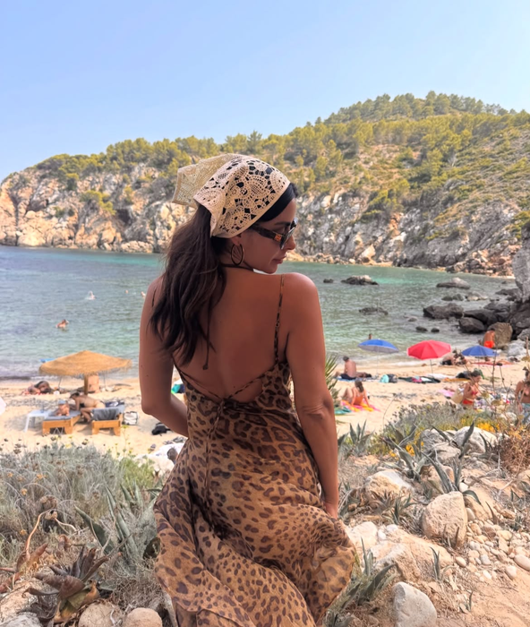 Natalia Mateuț, spectacol pe plajă în Ibiza. Fotografiile în costum de baie au făcut furori