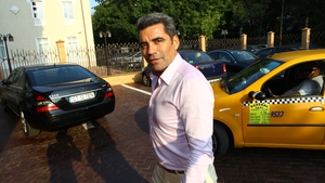 Incredibil cat a dat jos Marcel Toader de cand e burlac (desi nu prea se vede)! Intra sa afli cate marimi la haine a slabit