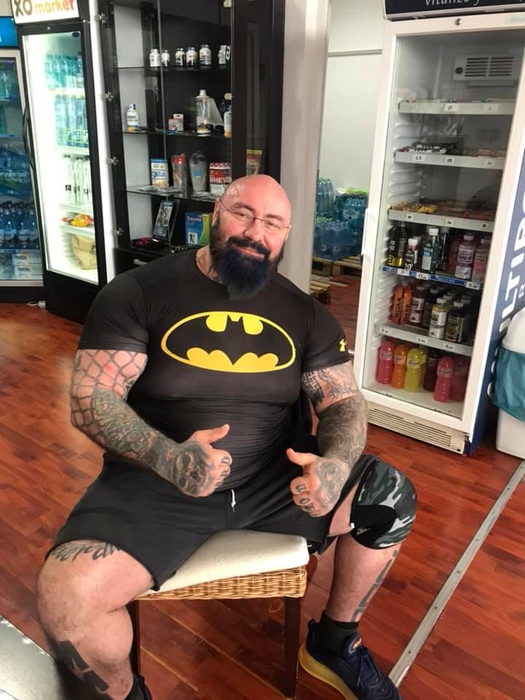 Nici nu poți să te uiți! Provocarea anului vine de la Sandu Lungu: cum bea luptătorul de MMA 20 de ouă pe nerăsuflate! VIDEO