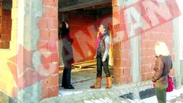 Ramona Gabor isi ia vila la comun cu trei prietene