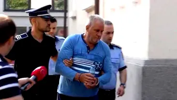 Cum a reacționat Gheorghe Dincă când i-a văzut pe anchetatori că îi hrănesc găinile din curte