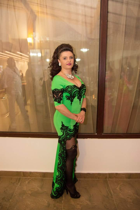Cum arată acum Cornelia, cea mai bătrână dansatoare de manele. Cu ce își ocupă timpul, de când nu mai are evenimente