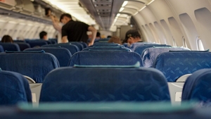 Care sunt cele mai sigure locuri dintr-un avion, potrivit specialiștilor! Supraviețuitorul catastrofei din India era așezat pe locul 11 A