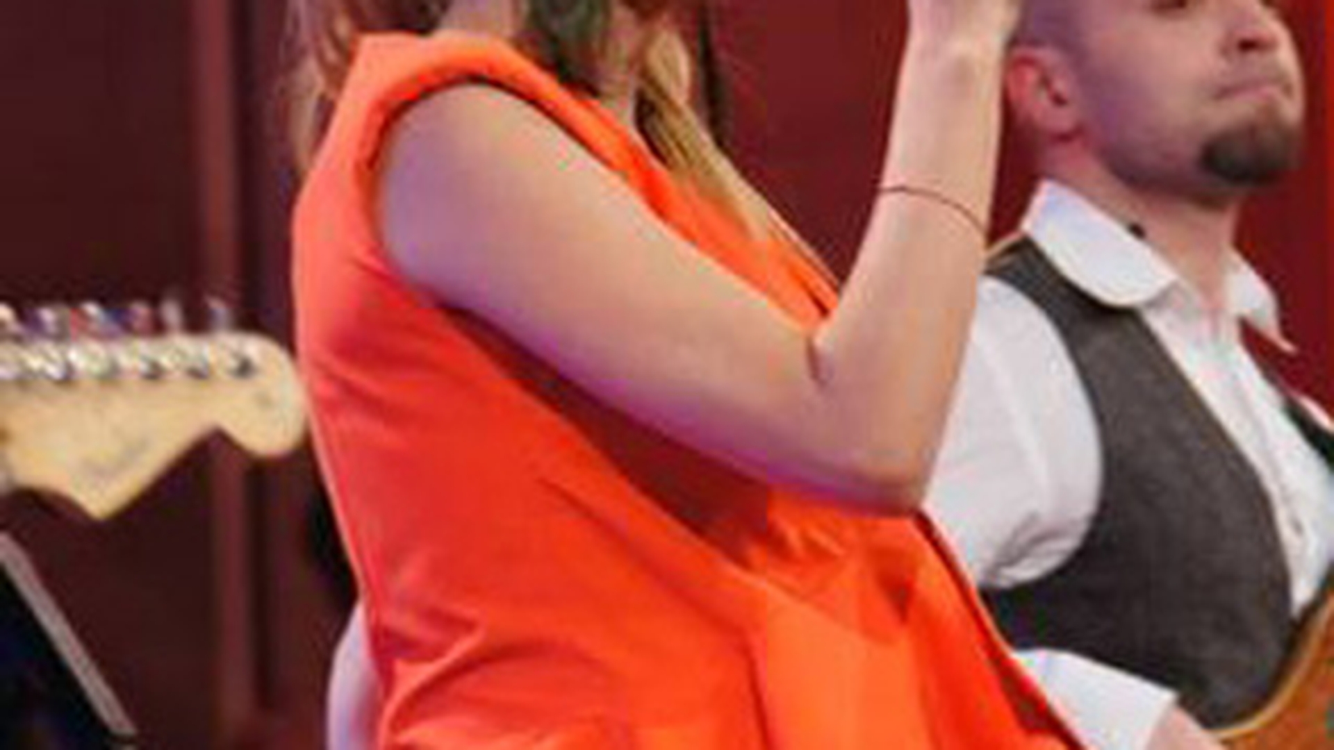 Elena Gheorghe nu-si lasa sotul in sala de nasteri: "As vrea sa nasc natural"