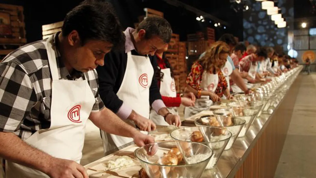 Proba de foc pentru concurentii MasterChef! Vor fi nevoiti sa gateasca pentru 180 de persoane, printre care Laura Cosoi, Smiley, Andra, Mihai Petre si multi altii!