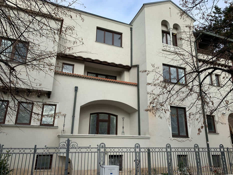 Dragoș Pavăl a plătit 5,2 milioane de euro pentru casa de patrimoniu învecinată cu Palatul lui Gigi Becali