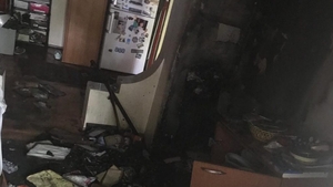 Incendiu violent într-un bloc din Giurgiu. Au fost evacuate 12 persoane. Patru adulți și un copil au avut nevoie de îngrijiri medicale