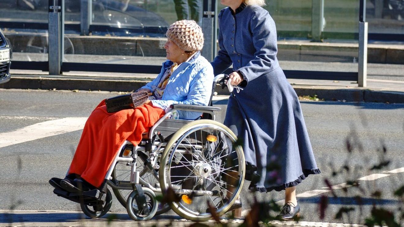 Nu e un banc! Lucia, o badantă moldoveancă, a pățit-o grav! Iubitul cunoscut online a convins-o să-i trimită banii italiencei