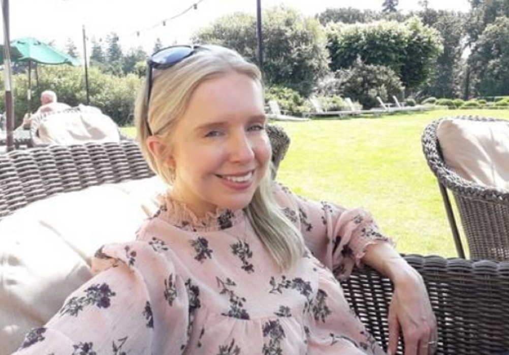 Motivul pentru care femeia din imagine nu s-a dezbrăcat niciodată în fața soțului. Julie este căsătorită cu un român de 13 ani