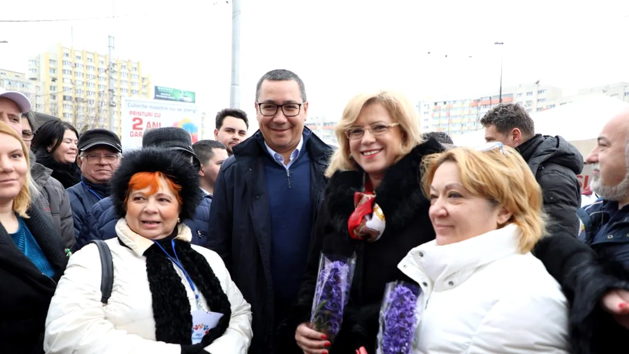 Victor Ponta și Corina Crețu au strâns semnături pentru PRO România în Piața Obor