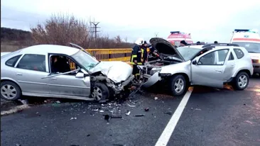 Patru răniți într-un grav accident la Făgăraș! Traficul este blocat
