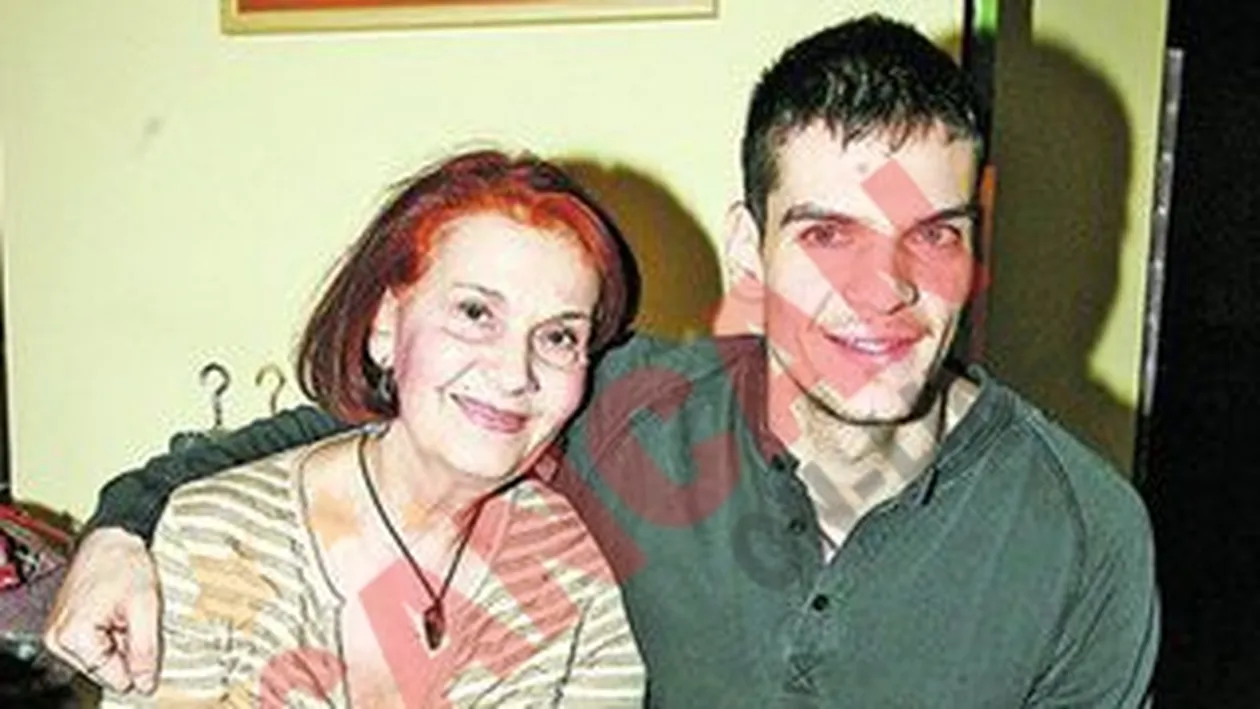 Tudor Chirila petrece cu mama, iubita si soacra